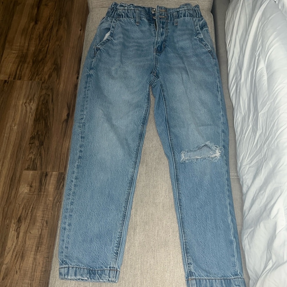 American Eagle Mom Jeans size 2